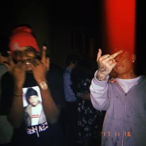 刘海瑞和苏晴送手机
